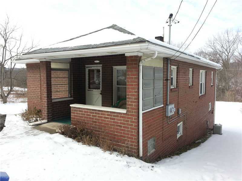 Property Photo: 1736 W Lawrence Avenue PA 16117