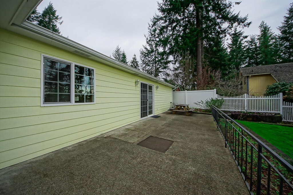 Property Photo:  391 E Treasure Island Drive  WA 98524 