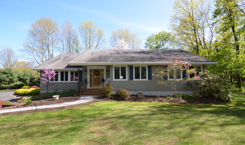 Property Photo:  2 Lisa Ln  NJ 08827 