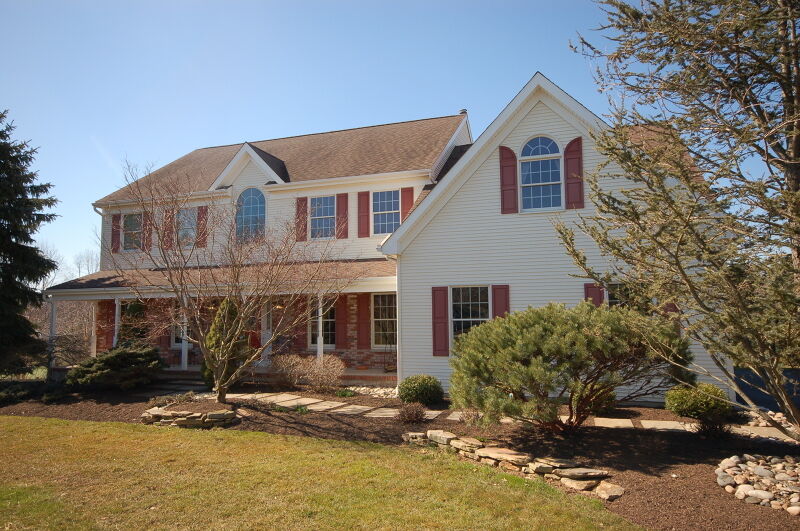 Property Photo:  28 Grove Farm Rd  NJ 08867 