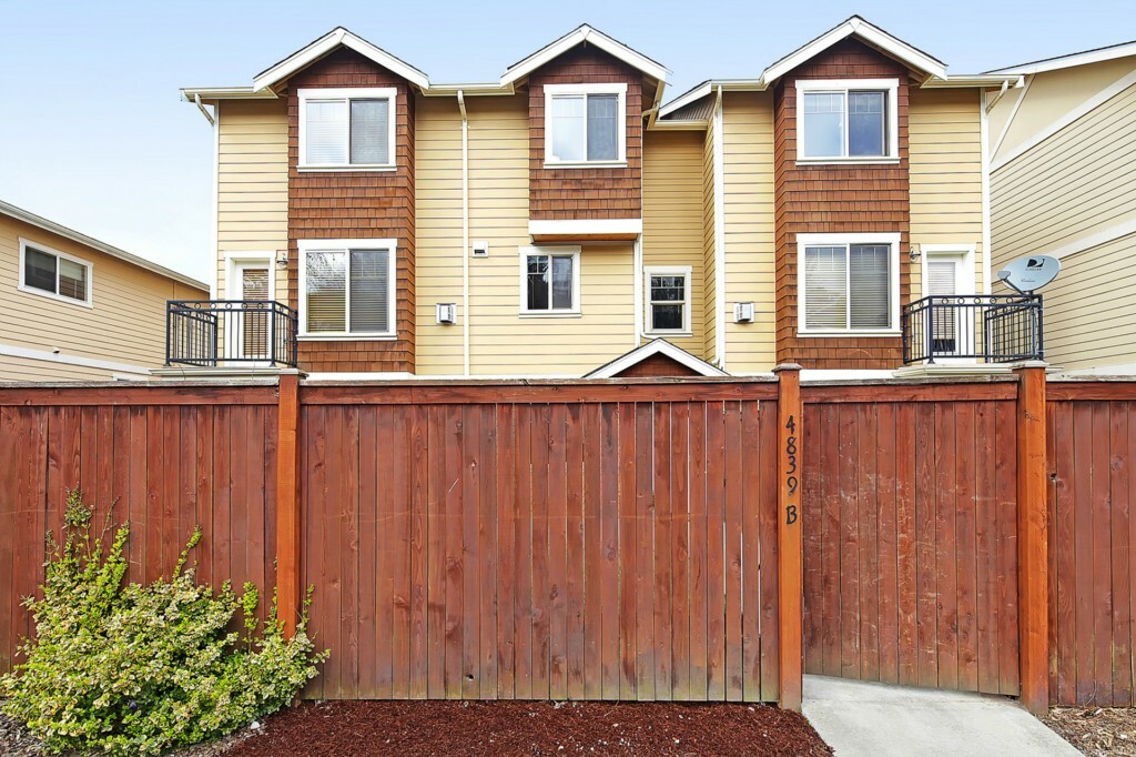 Property Photo:  4839 Delridge Wy SW B  WA 98106 