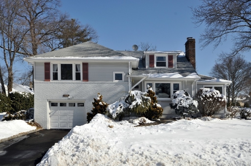 Property Photo:  129 Helen Street  NJ 07023 