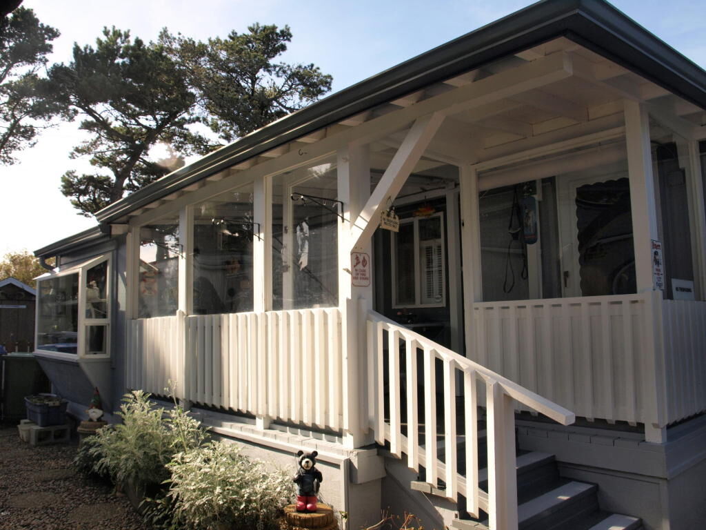 Property Photo: 955 NE Mill St C-7 OR 97394