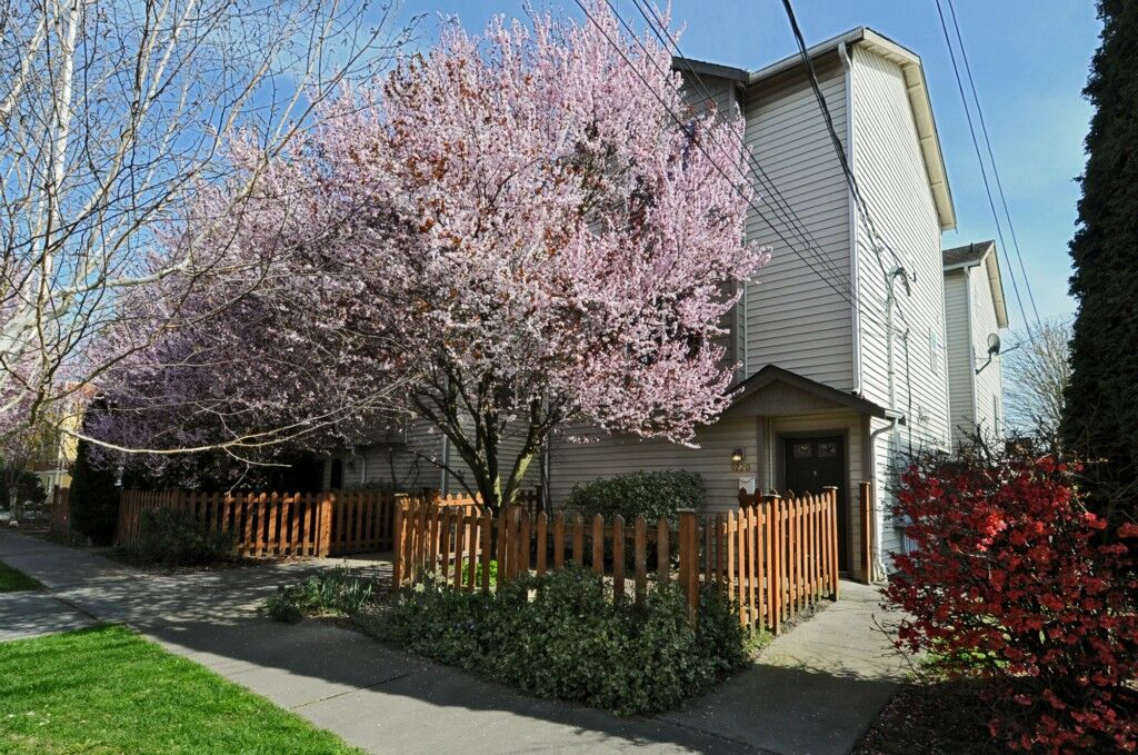 Property Photo:  9220 Ashworth Ave N  WA 98103 