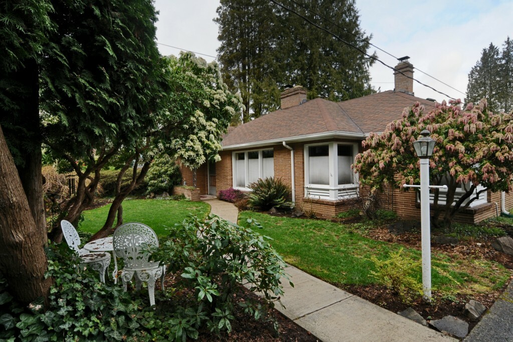 Property Photo:  3232 NE 92nd St  WA 98125 