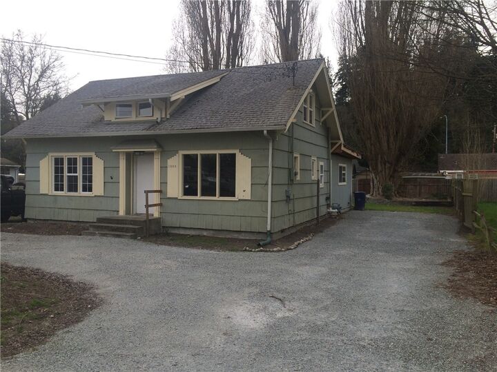Property Photo: 1228 S 6th St WA 98273