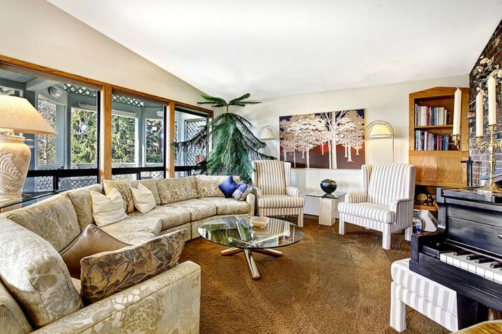 Property Photo: 6707 Sycamore Ave NW WA 98117