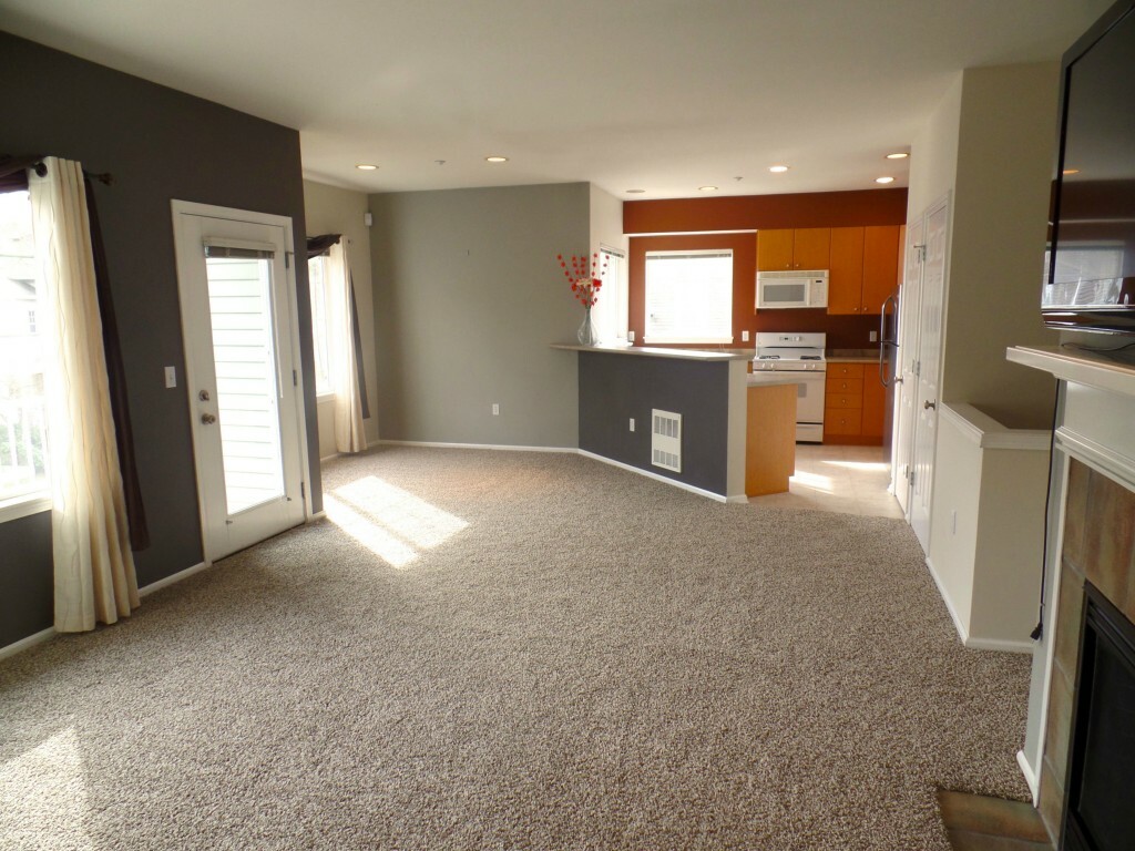 Property Photo:  5001 Davis Place S B  WA 98055 