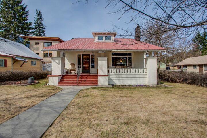 Property Photo:  1128 Commercial St  WA 98826 