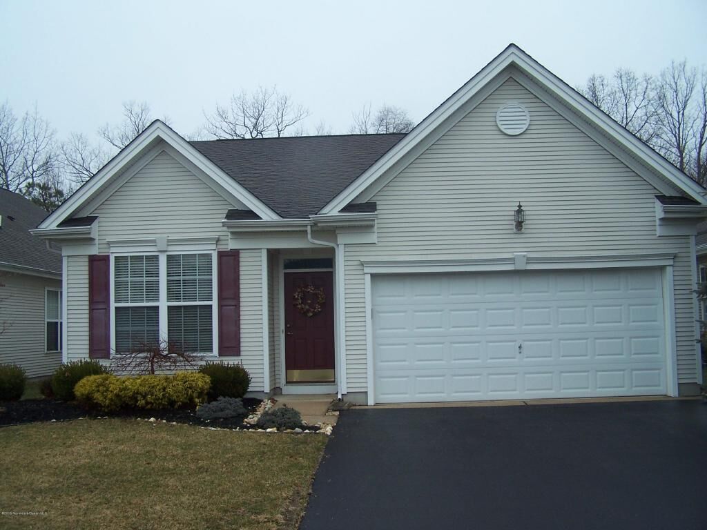 Property Photo:  23 Woodstock Court  NJ 08527 