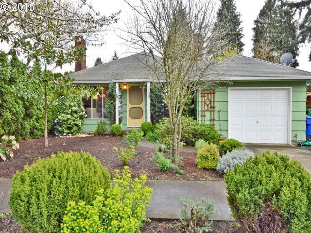 Property Photo:  4724 SE 46th Ave  OR 97206 