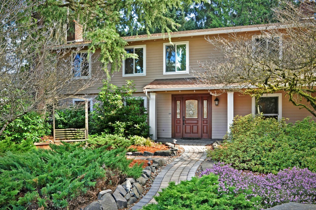 Property Photo: 6030 86th Ave SE WA 98040