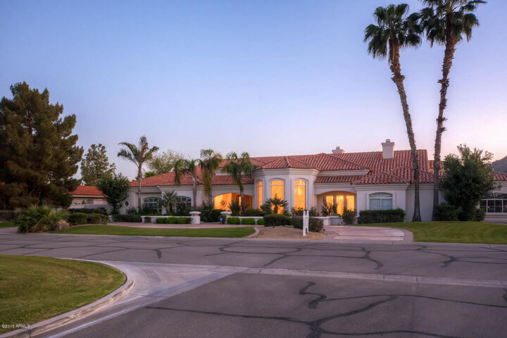 Property Photo:  8624 N 64th Place  AZ 85253 