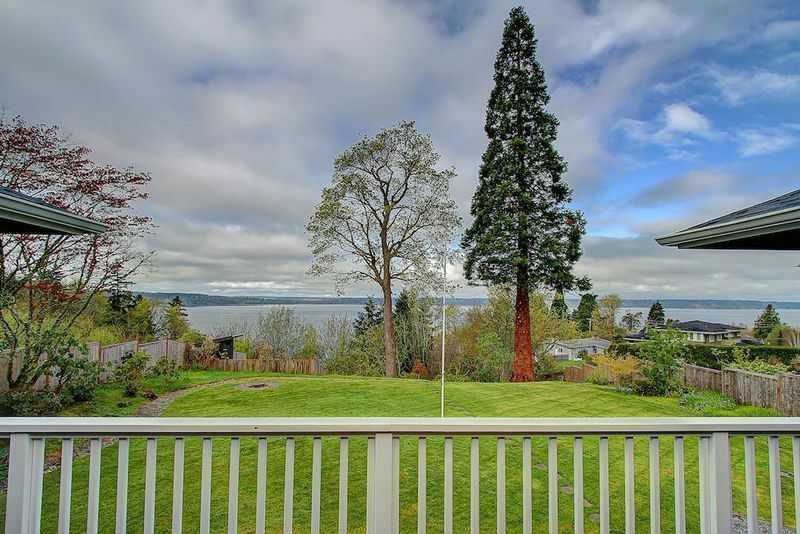 Property Photo:  19681 Marine View Dr SW  WA 98166 