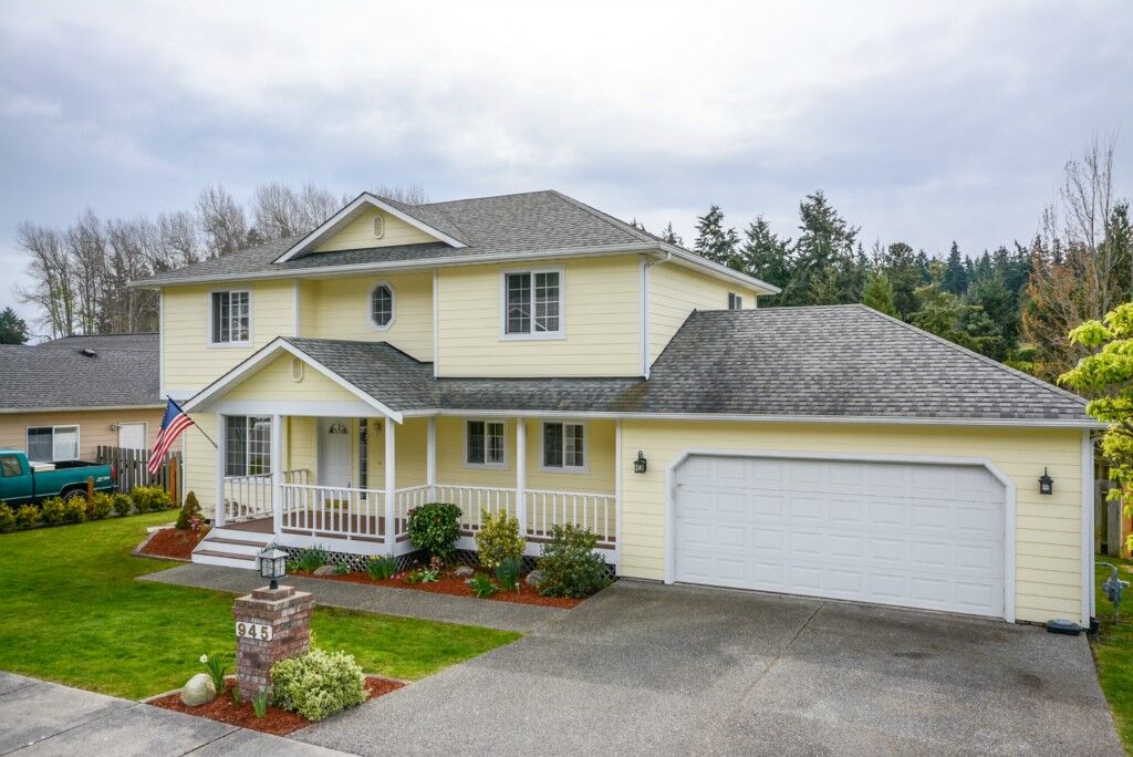 Property Photo:  945 SW Eagle Vista Ave  WA 98277 