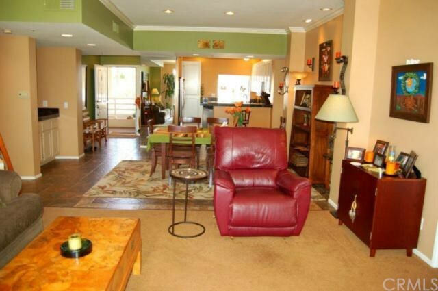 Property Photo:  2604 E 20th Street 306fr  CA 90755 