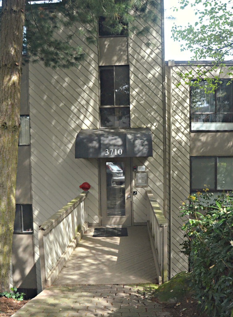Property Photo: 3710 26th Place W B4 WA 98199