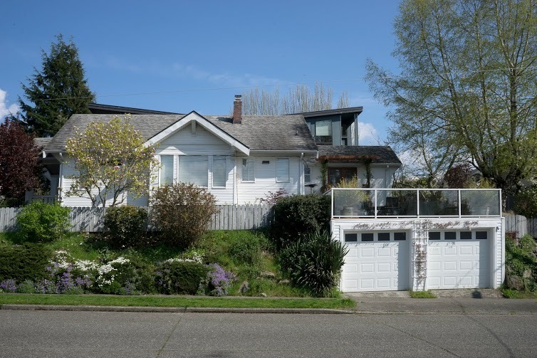 Property Photo:  3957 SW Elmgrove St  WA 98136 