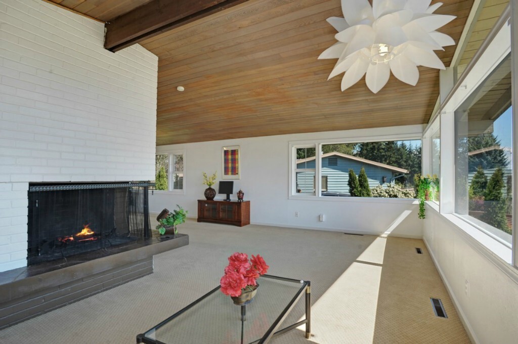 Property Photo: 12320 SE 23rd Place WA 98005