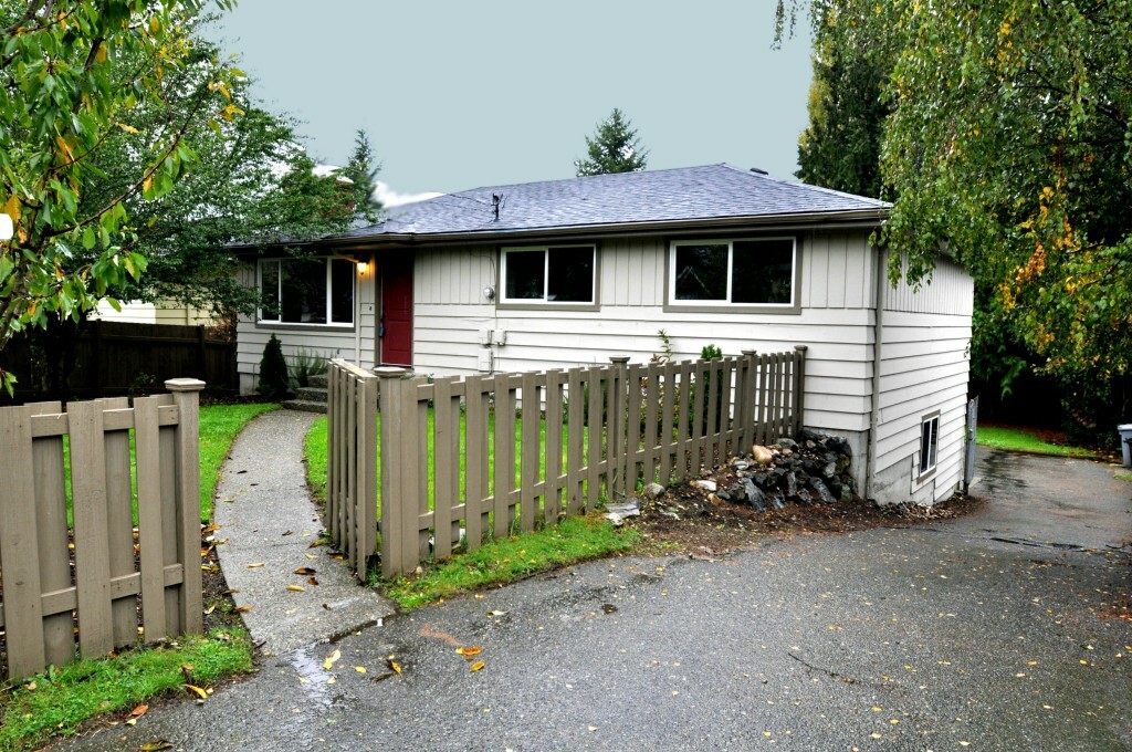 Property Photo:  2310 SW 116th St  WA 98146 