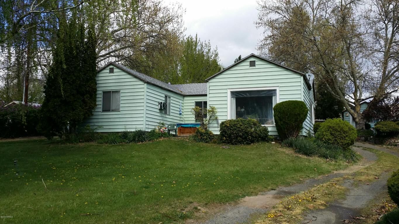 Property Photo: 3709 Commonwealth Ave WA 98901