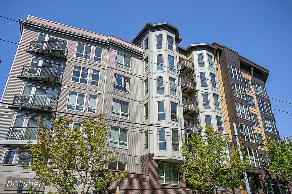 Property Photo: 1420 E Pine St E304 WA 98122
