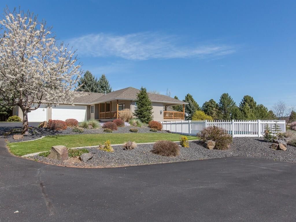 Property Photo:  2311 S Marcus Ln  WA 99037 