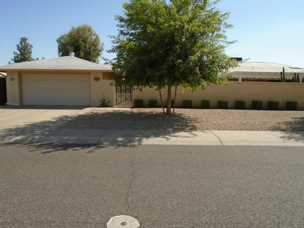 Property Photo: 12831 W Maplewood Drive AZ 85375