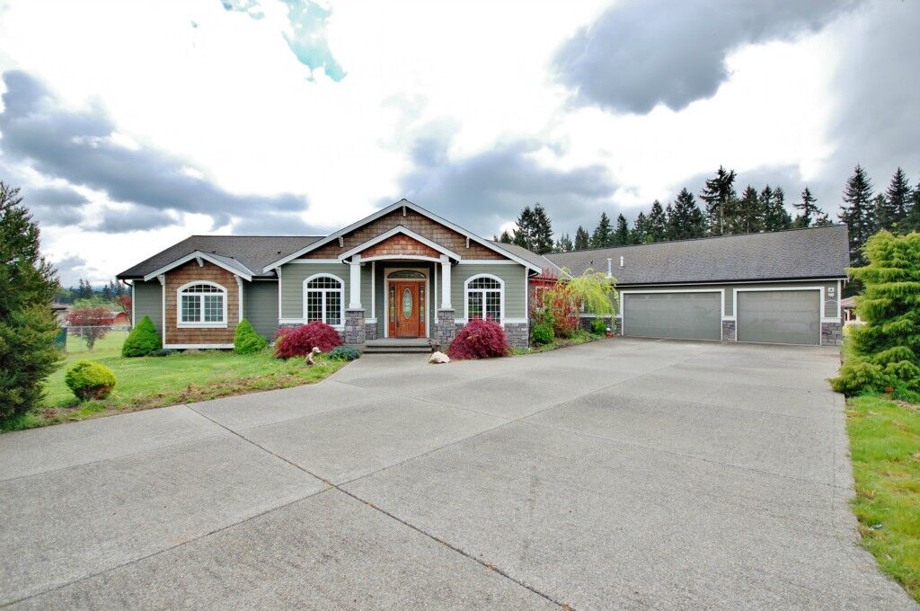 Property Photo:  13118 231st St E  WA 98338