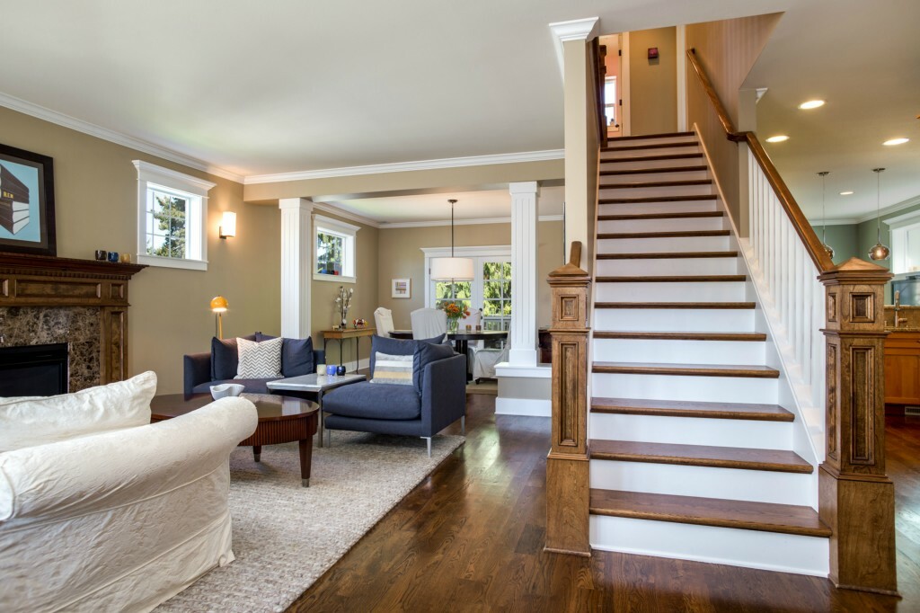 Property Photo: 2916 W Mansell St WA 98199