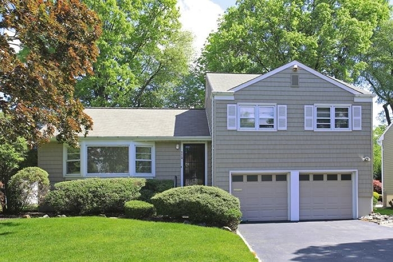 Property Photo:  112 Wilshire Dr  NJ 07016 