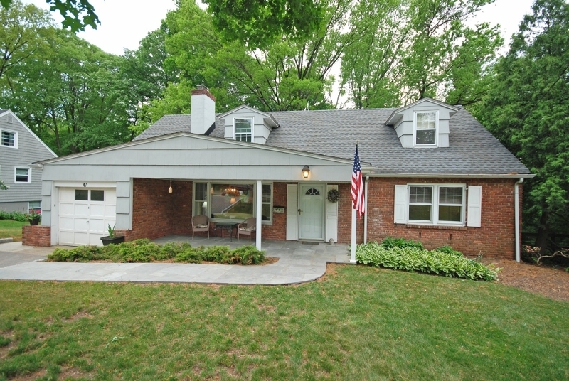 Property Photo:  47 Washington Ave  NJ 07960 