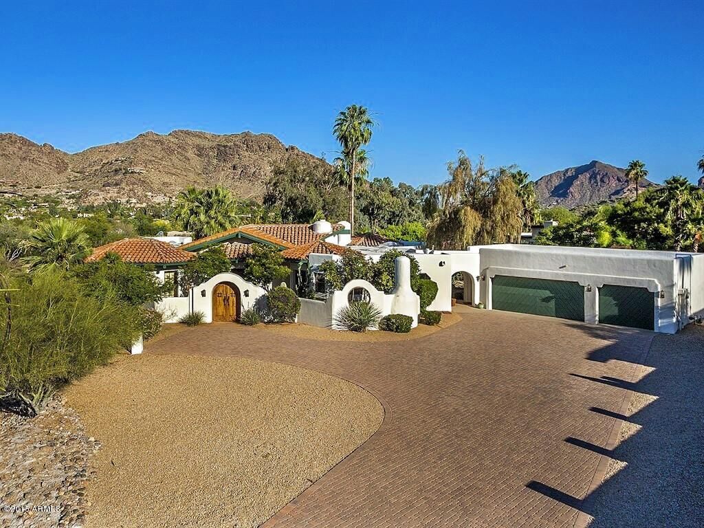 Property Photo: 7819 N 47th Place AZ 85253