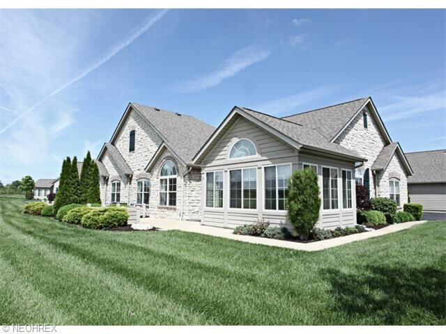 Property Photo: 2810-B Canterbury Circle OH 43452