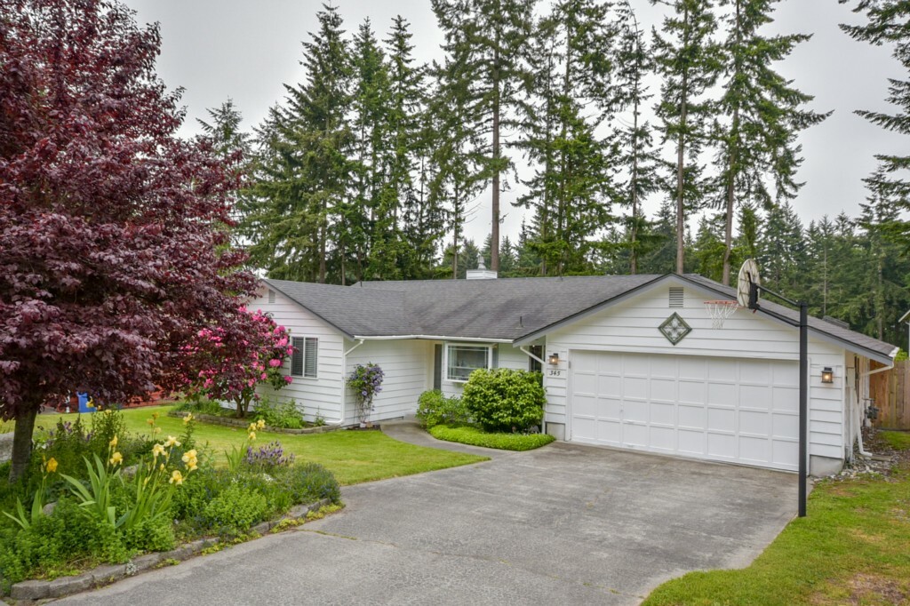 Property Photo:  345 NW Columbia Dr  WA 98277 