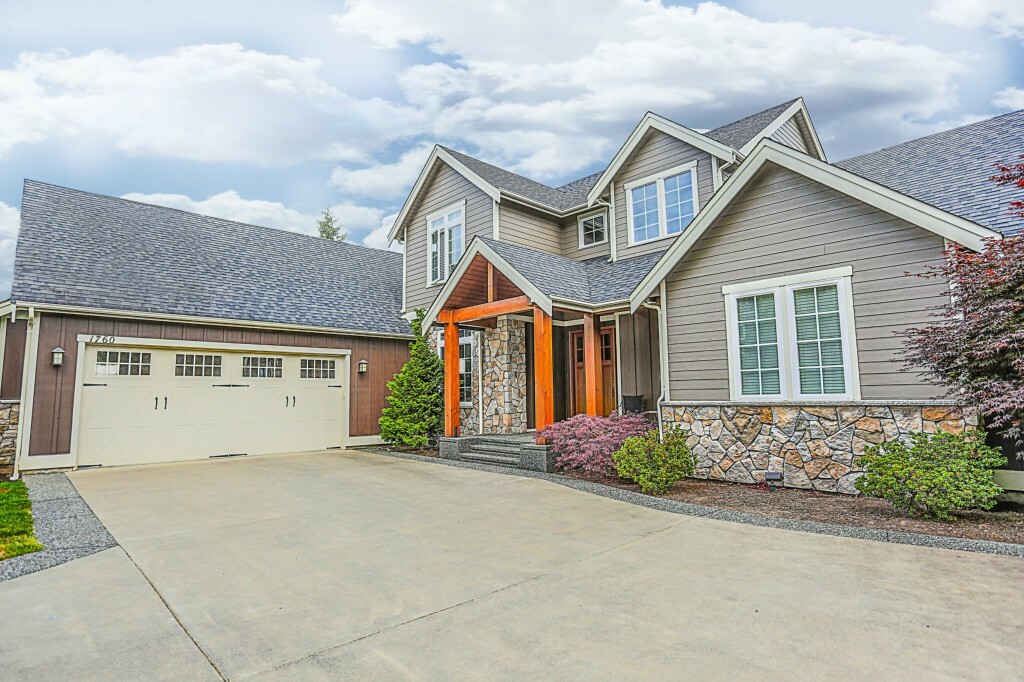 Property Photo: 1760 Misty Acres Dr WA 98248