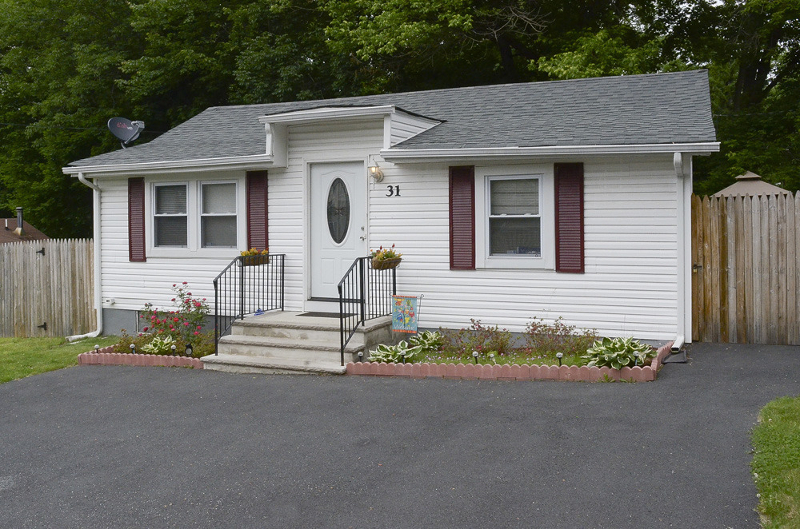 Property Photo:  31 Woodsedge Ave  NJ 07828 