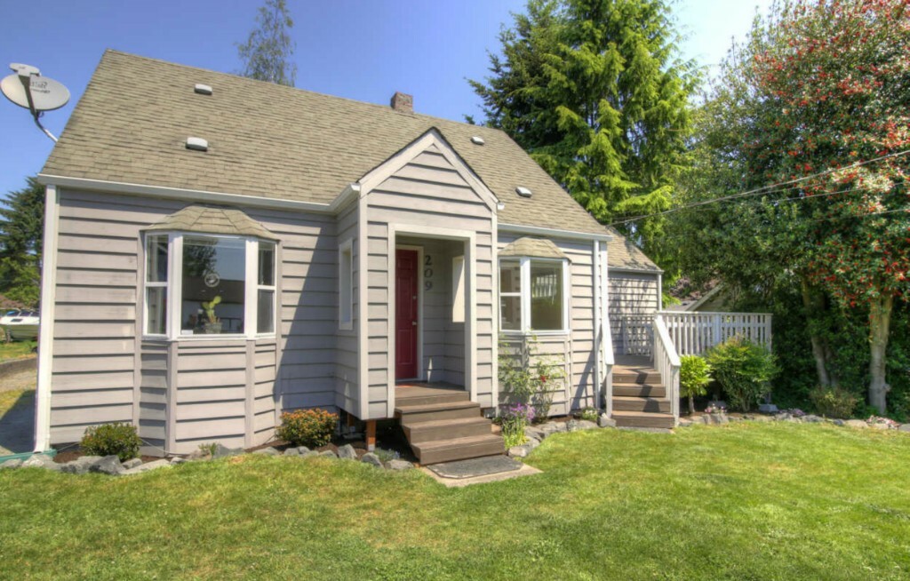 Property Photo:  209 107th St SW  WA 98204 