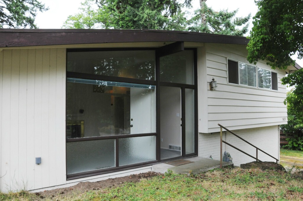 Property Photo:  14237 SE 38th St  WA 98006 