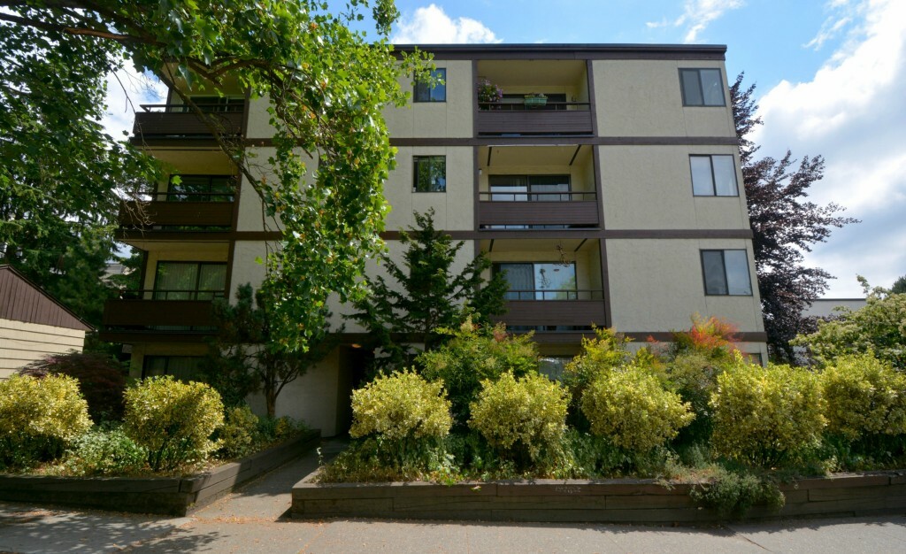 Property Photo:  2100 N 106th St 405  WA 98133 