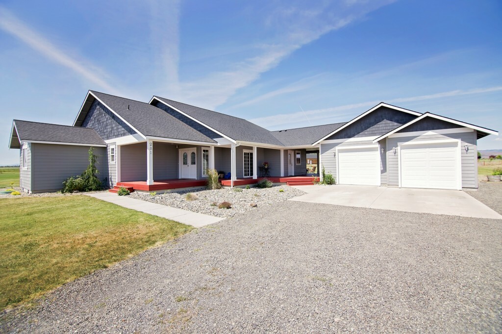 Property Photo:  281 Hatfield Dr  WA 98926 