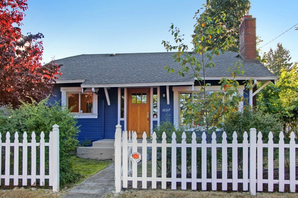 Property Photo:  10317 Linden Ave N  WA 98133 