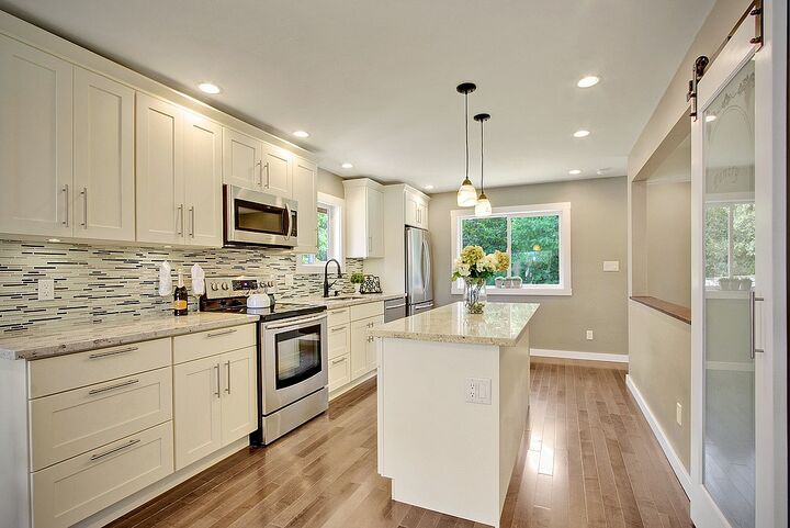 Property Photo:  4886 24th Ave S  WA 98108 