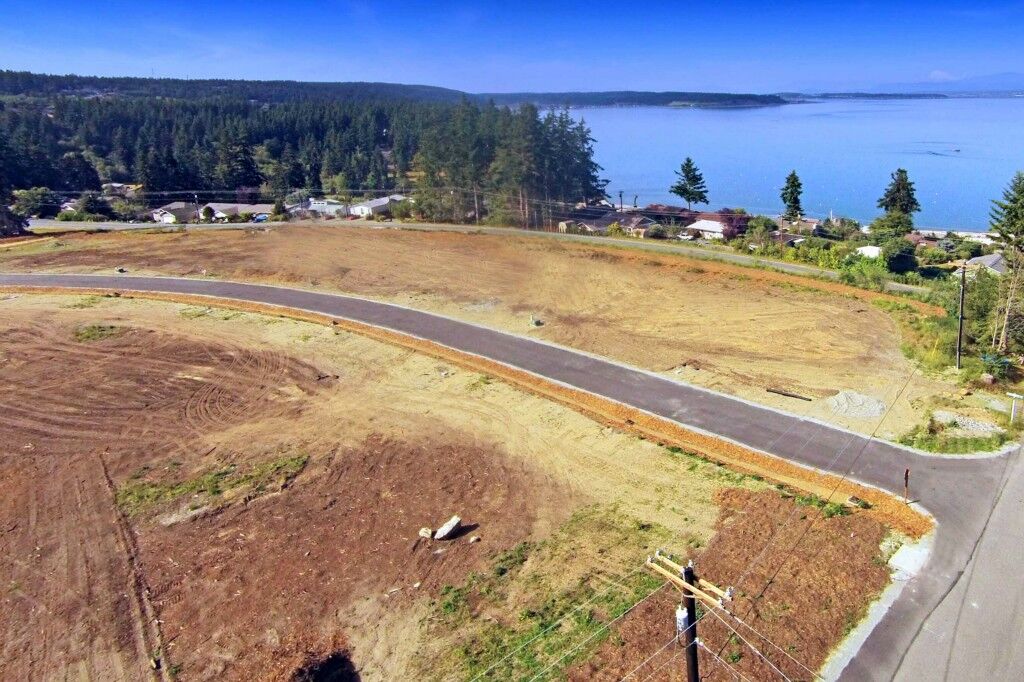 Property Photo: 4 Sunrise Estates Place WA 98282