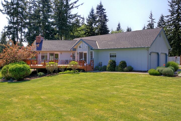 Property Photo:  2411 Lake Forest Dr  WA 98277 