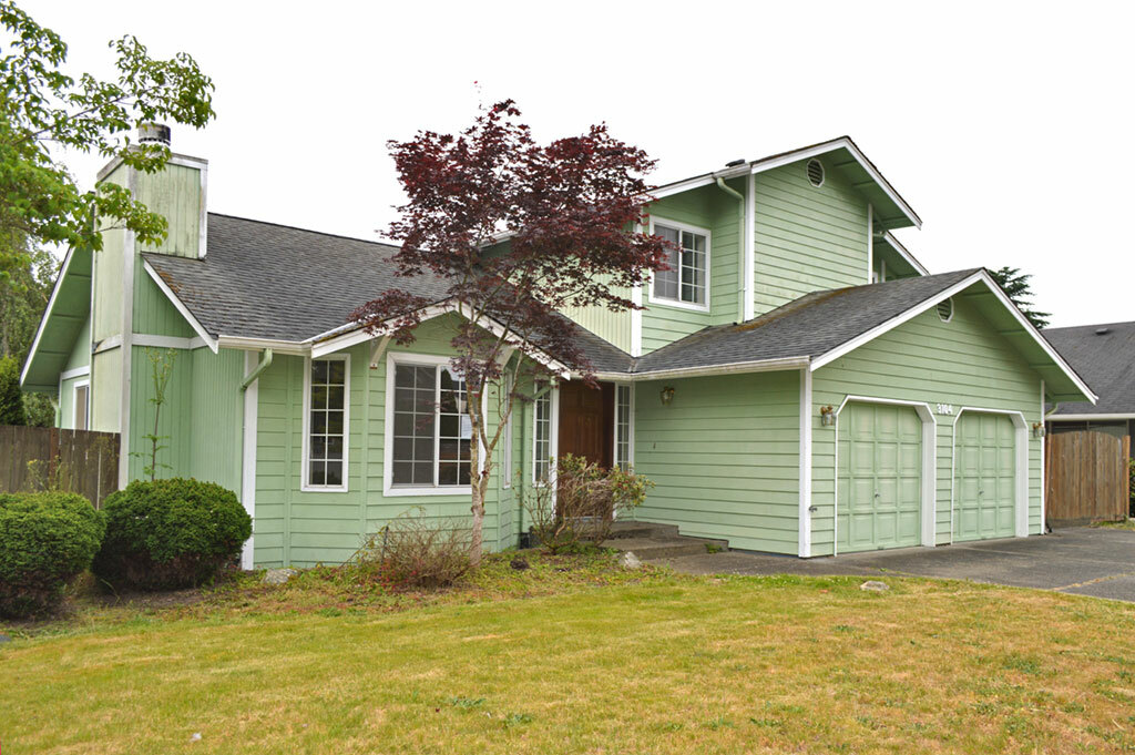 Property Photo:  3104 32nd Av Ct SE  WA 98374 