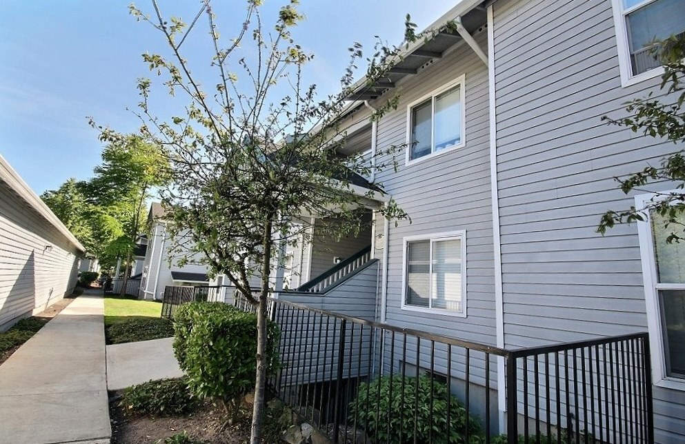 Property Photo:  33020 10th Ave SW D301  WA 98023 