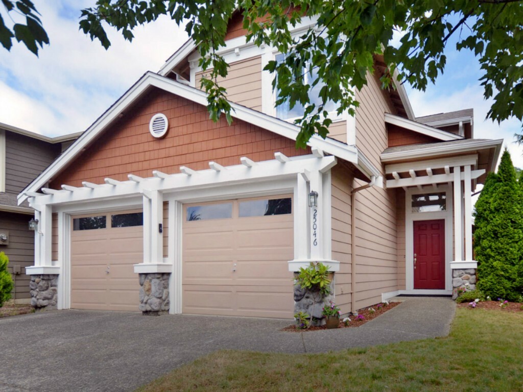 Property Photo:  25046 SE 43rd Wy  WA 98029 