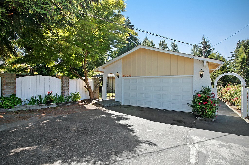 Property Photo:  4024 188th St SW  WA 98037 