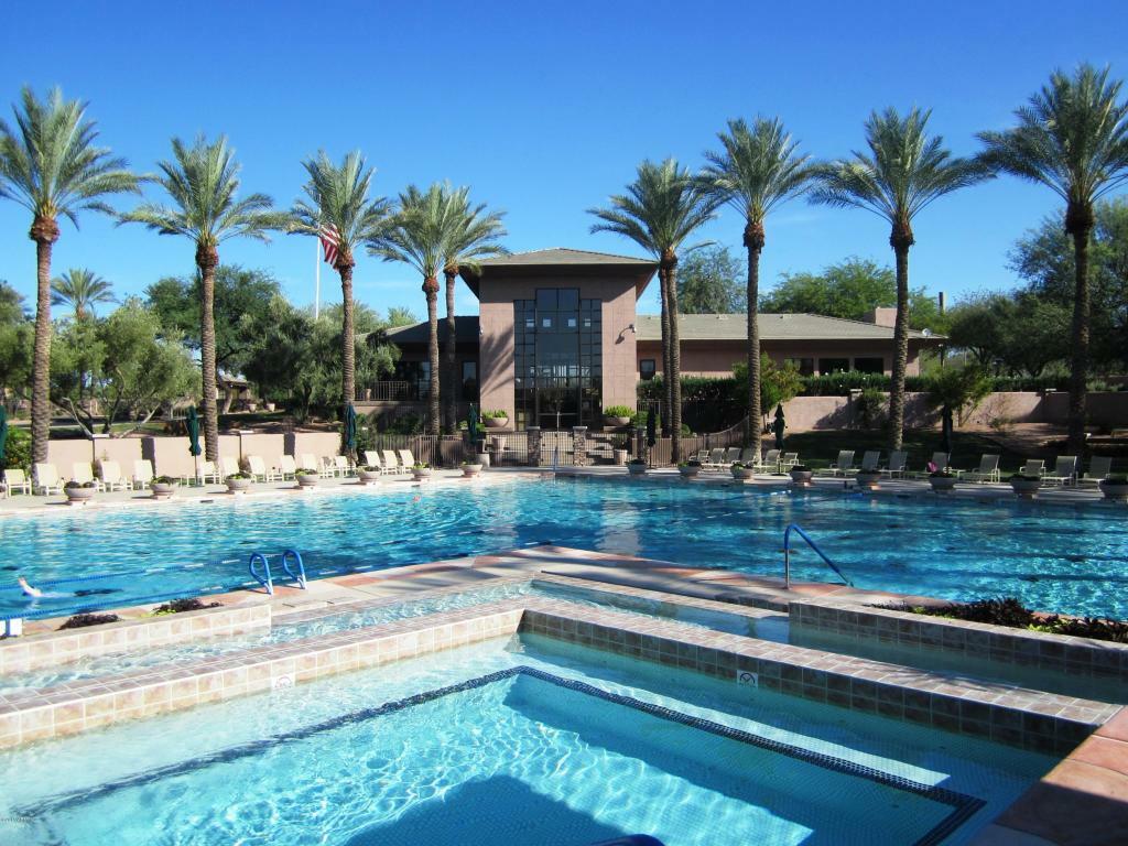 Property Photo: 9484 N 114th Way AZ 85259